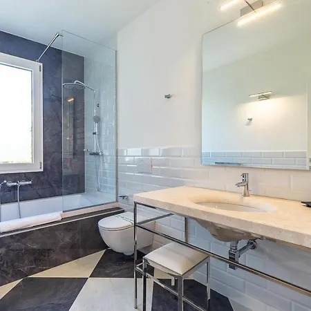 Raphael Hotel 3*