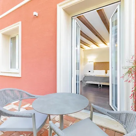 Hotel Raphael 3*