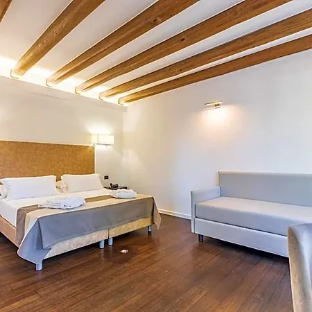 Hotell Raphael 3*